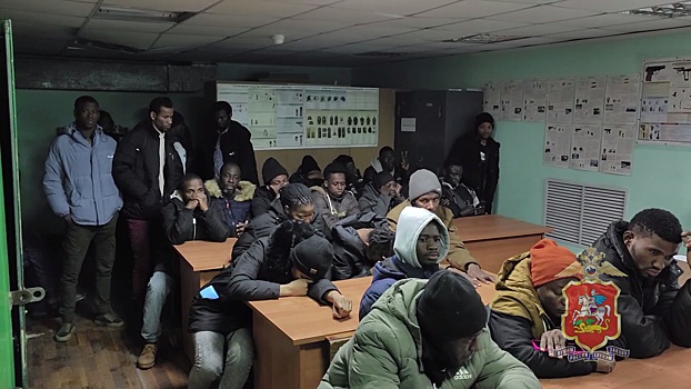 Полиция выявила частный дом в подмосковном Пушкине, где проживали 47 нелегальных мигрантов