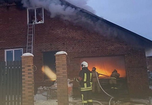 За сутки в Новосибирской области пожарные спасли 17 человек