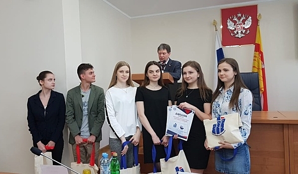 В горДуме Воронежа наградили победителей образовательного проекта «Молодой управдом»