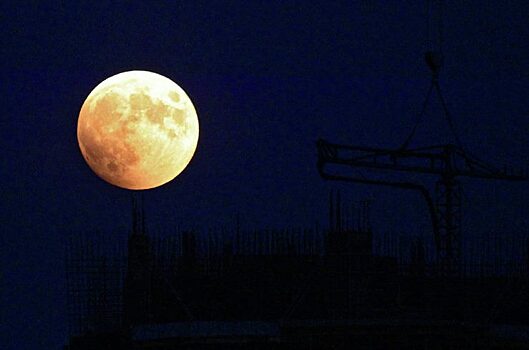 Полное лунное затмение на Дальнем Востоке