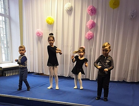 На Яснополянской улице отметили Международный женский день