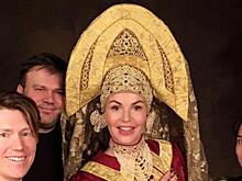 Екатерине Андреевой предложили выйти в эфир в уникальном головном уборе