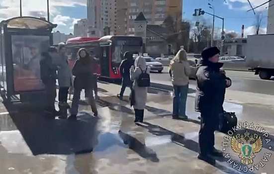 Троих пострадавших в ДТП с такси в Казани после осмотра отпустили