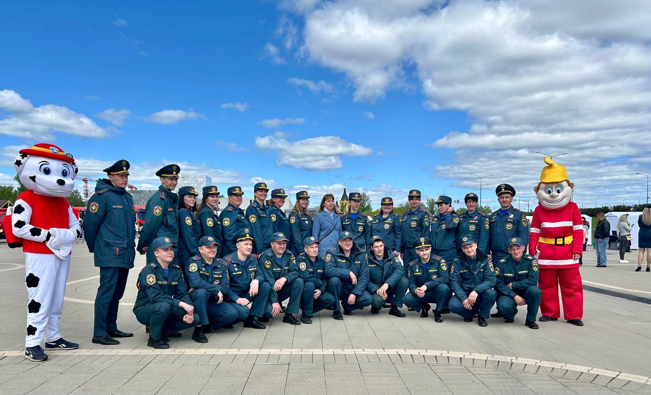 В городе Нижнем Новгороде сотрудники регионального следственного управления приняли участие в ярмарке вакансий
