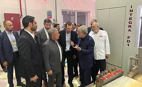 Рустам Минниханов и руководство иранской Shirin Asal обсудили поставки кондитерской продукции в Татарстан