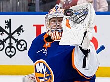 Варламов отразил 23 из 25 бросков «Каролины» в 1-м матче серии плей-офф