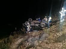Под Тюменью 60-летний водитель упал в автомобиле с обрыва и погиб