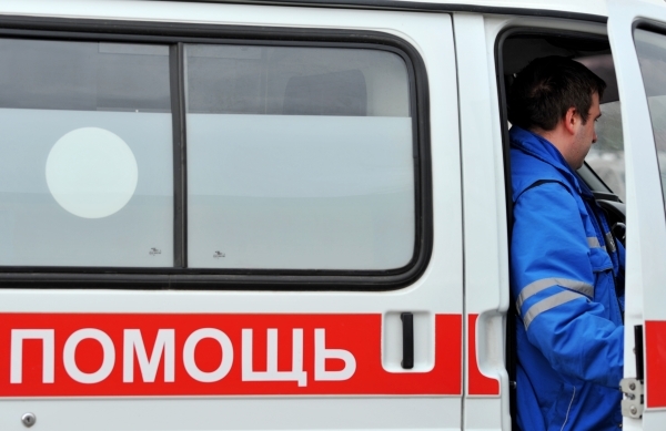 Жительница Пермского края погибла из-за падения наледи с крыши дома
