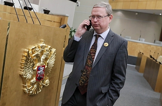 «Чудовищный разврат!»: Делягин оценил нововведения по зарплатам топ-менеждеров