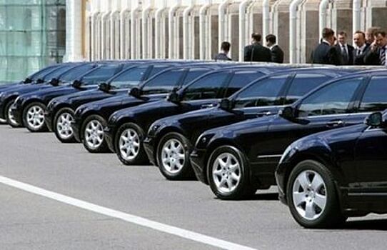 Парламент Хакасии потратит 1 млн на техобслуживание 12 служебных авто