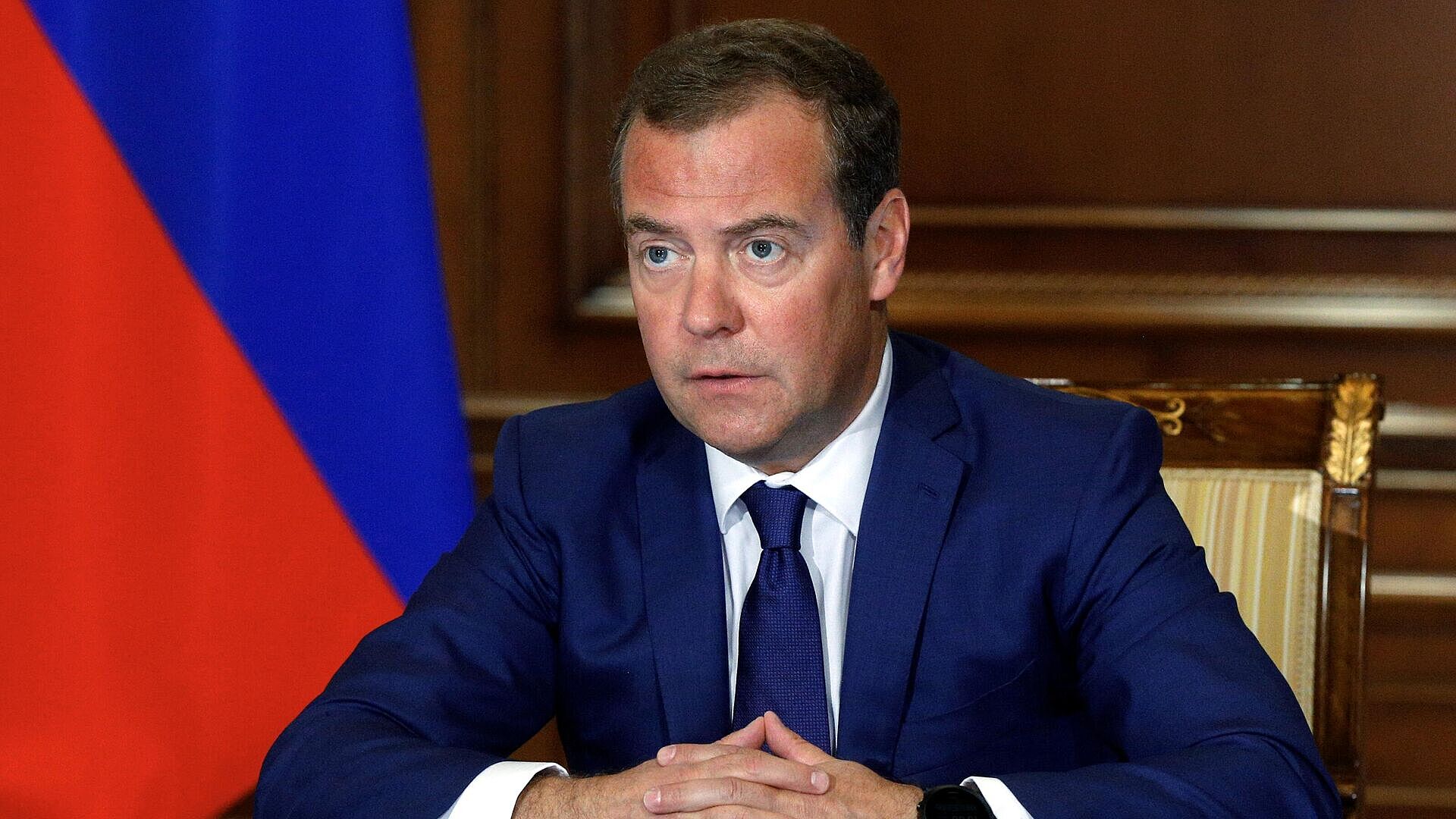 Медведев: России плевать на мнение G7