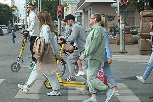 Как в Екатеринбурге проходят рейды ГИБДД по соблюдению ПДД самокатчиками