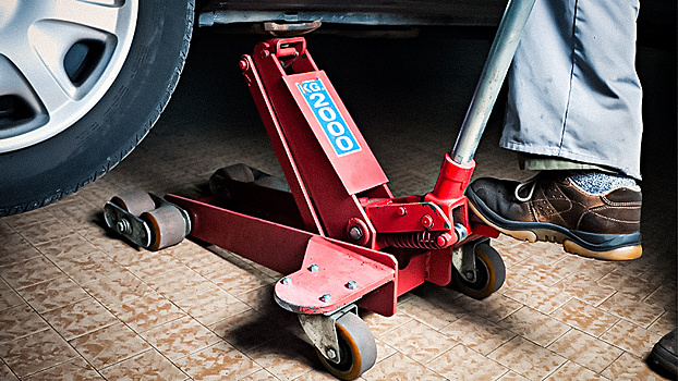 Как выбрать хороший домкрат для автомобиля