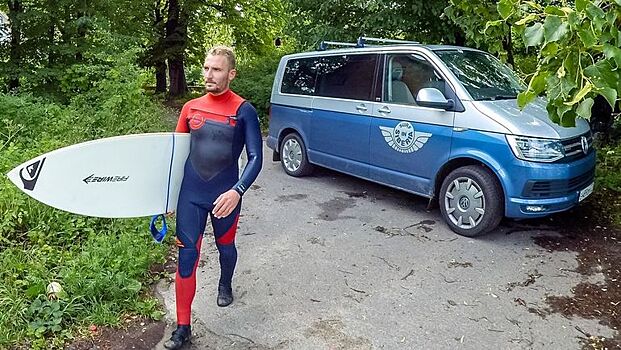 Марка Volkswagen коммерческие автомобили стала титульным партнером первого чемпионата России по серфингу