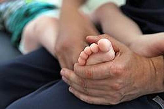 Родители приемных детей не дождутся зарплаты и отпуска