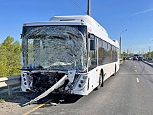 В Самаре автобус столкнулся с пятью автомобилями, пострадали шестеро