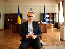 Украинский министр вновь пожаловался на низкую зарплату
