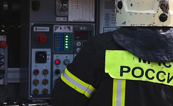 В Курске автомобиль «Лада Приора» врезался в бетонную опору моста