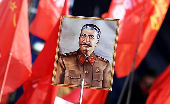 Сергей Лукьяненко: Сталин – это адреналин