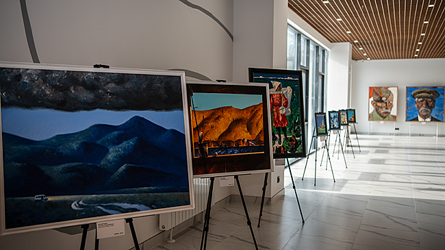 Двенадцать художников со всей России проповедуют в Донецке "О Родине"