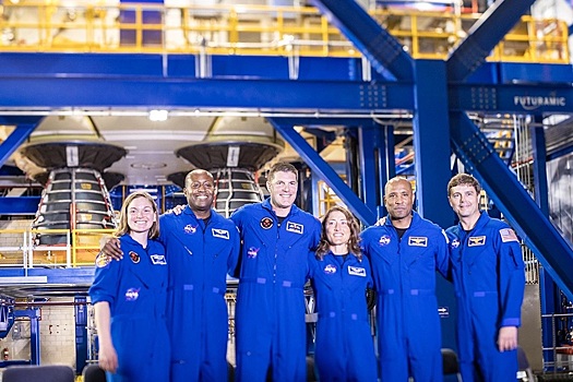 Кто станет 13-м человеком, который ступит на поверхность Луны?