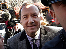 Кевин Спейси записал новое видео в образе президента США