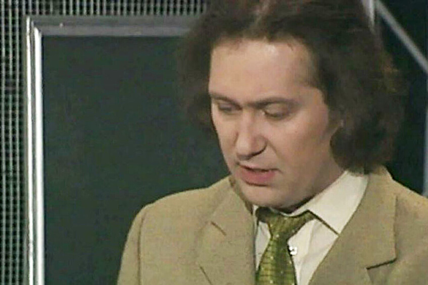 Актер Александр Демидов в фильме «День радио» (2003)