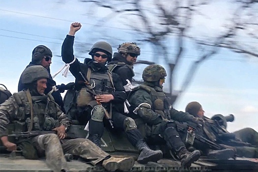 После штурма. Освободившие Мариуполь бойцы не могут получить пенсии и льготы