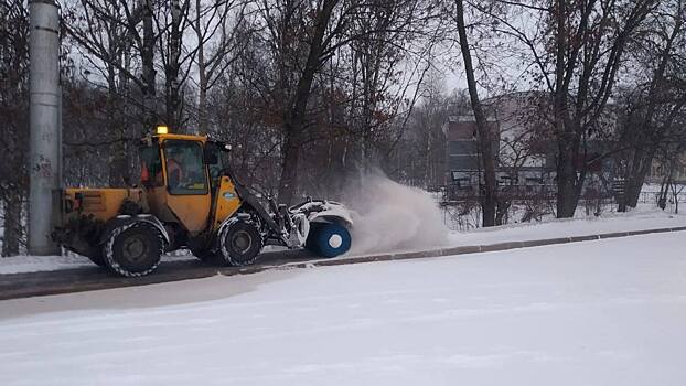 На дневную уборку тротуаров от снега перешли в Вологде