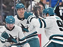 «Сан-Хосе» выиграл впервые в сезоне – после 9 поражений подряд. «Шаркс» вырвали победу у «Юты» (5:4 ОТ), уступая 1:4 к 56-й минуте