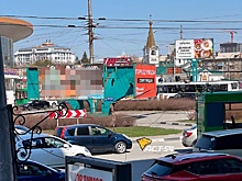 В Новосибирске из-за дорожников у троллейбуса оборвались провода и столкнулись два авто