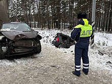 На Урале в массовом ДТП пострадали беременная женщина и младенец