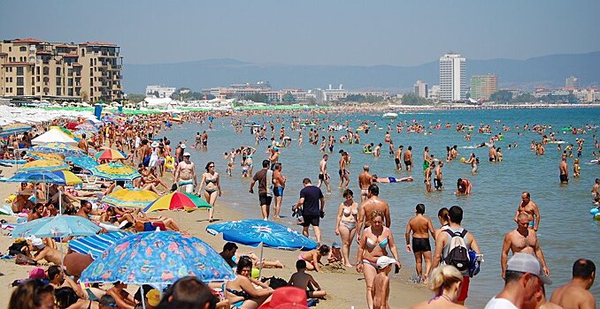 Насколько безопасны были болгарские пляжи и бассейны в этом сезоне, выяснится в конце августа