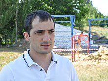 Все на стадион! Предприниматель из Анапы помогает обустраивать спортивный объект