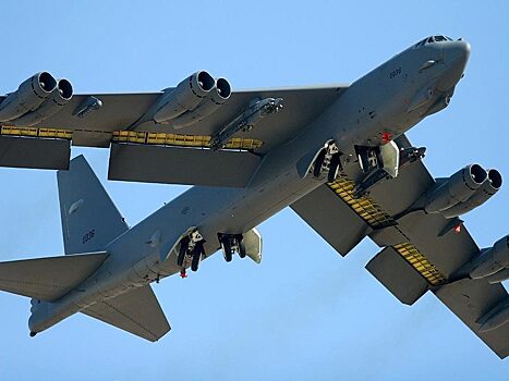Американский бомбардировщик B-52 вернулся в состав ВВС США с «кладбища самолётов»