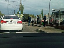 В Елшанке военный грузовик снес забор автосалона