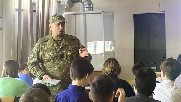 Представитель «Боевого братства» провел урок мужества для школьников Челябинска