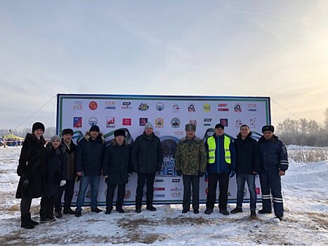 В Уфе экстремалы-водители приняли участие в соревнованиях «Поглотители снега»