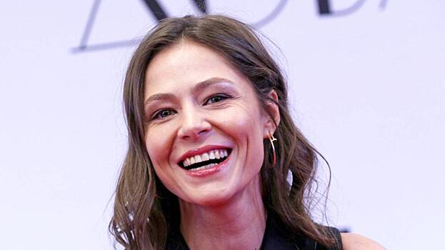 Актриса Лядова проигнорировала вопросы о болезненной худобе со стороны фанатов