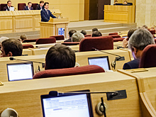 Депутатам запретили брать в помощники жен, детей и родственников