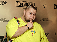 Мать танцора «Пухляша» Красилова выступила с речью на премьере последнего фильма умершего сына