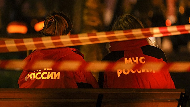 Автомобиль рухнул в Фонтанку в центре Петербурга