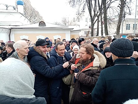 Активисты SERB напали на тверского видеоблогера на похоронах Всеволода Чаплина