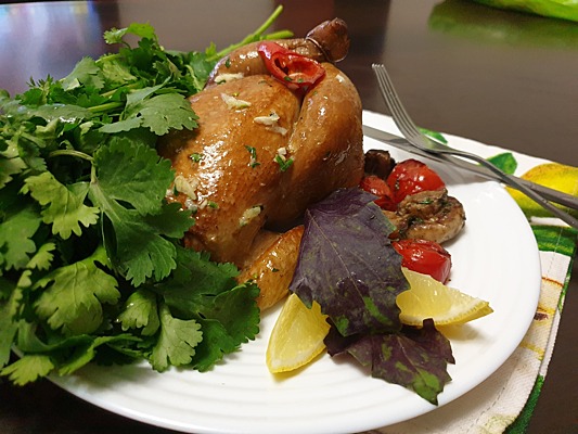 Цыплята-корнишоны с овощами и сухофруктами