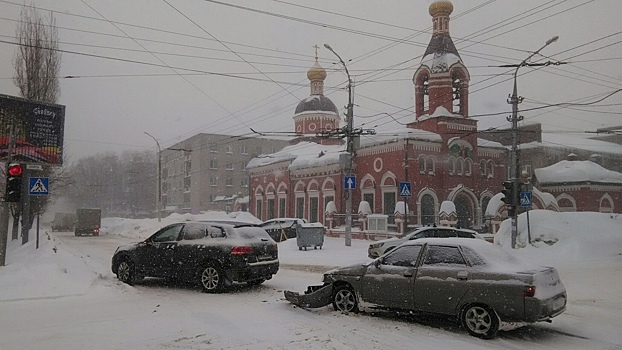 Авария у "Сенного" спровоцировала "пробку"