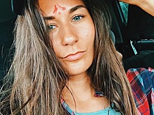 Стойки на голове и сноуборд с голым прессом: изучаем Instagram йогини-избранницы Кирилла Нагиева — Юлии Мельниковой