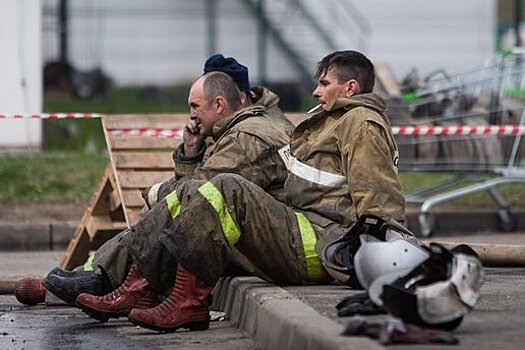 В Калининграде эвакуировали десять человек из-за пожара в девятиэтажке на Моспроспекте