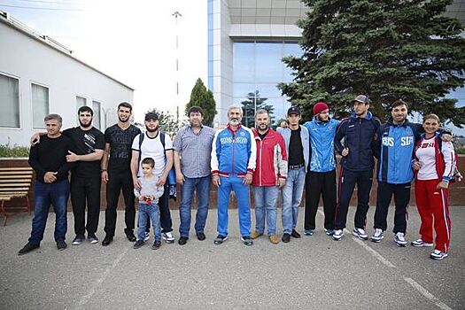 В Махачкалу вернулись триумфаторы чемпионата Европы по паратхэквондо (видео)