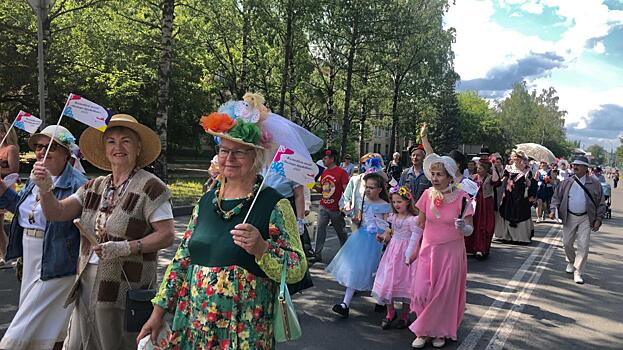 Карнавальное шествие украсило улицы Вологды в День города