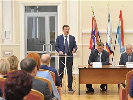 Дмитрий Азаров обсудил с руководителями промпредприятий стратегические вопросы развития экономики губернии